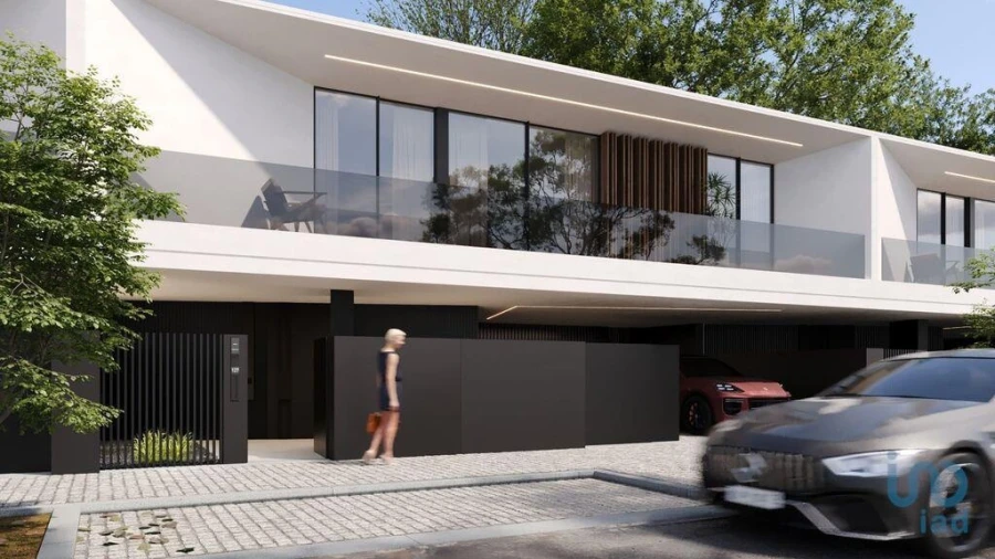 Moradia T4 para Venda em Milheiros Foto 4