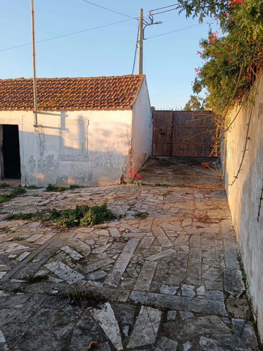 Moradia T4 para Venda em Miragaia e Marteleira Foto 4