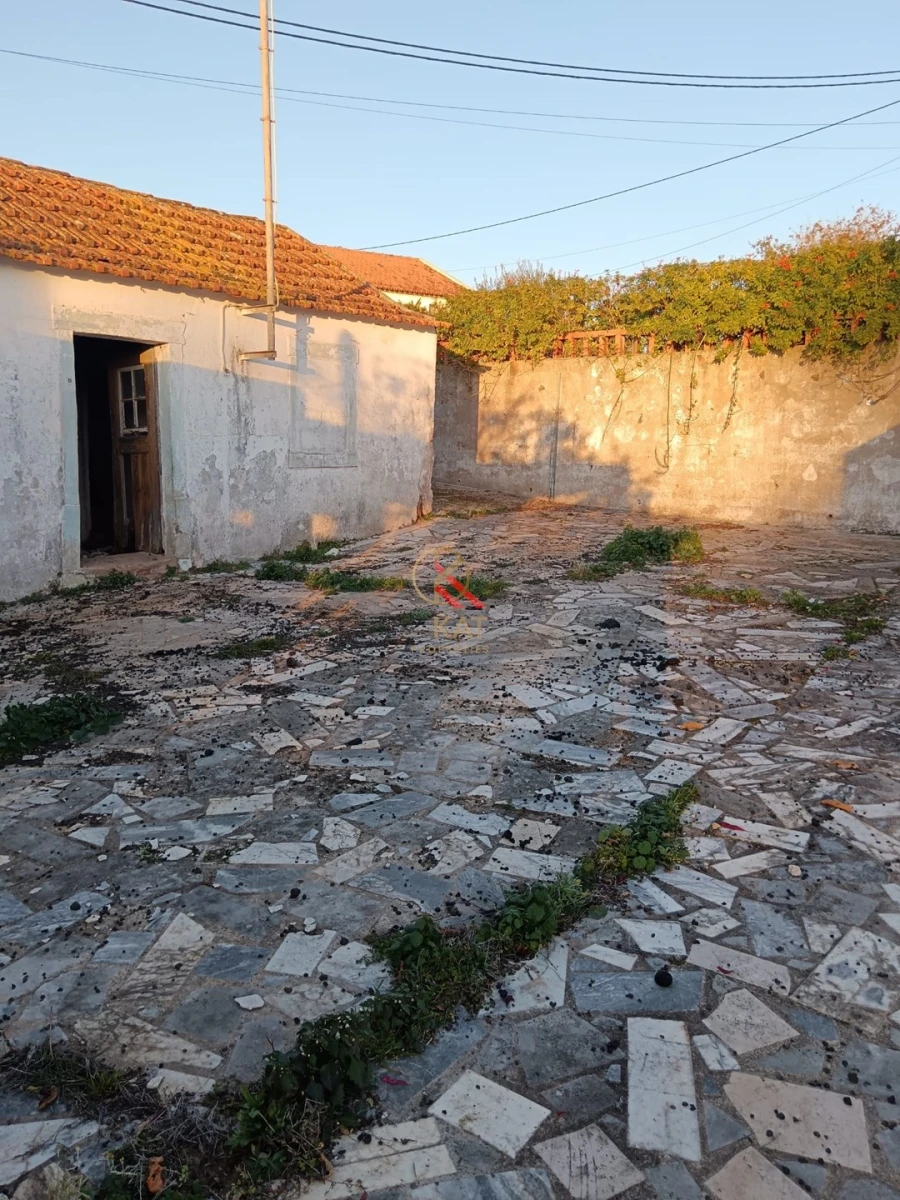 Moradia T4 para Venda em Miragaia e Marteleira Foto 5