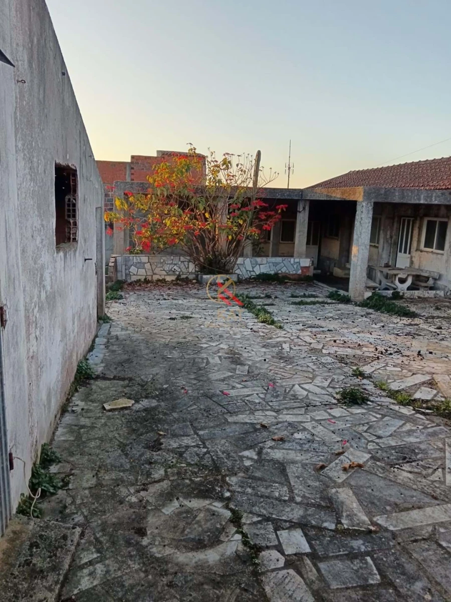 Moradia T4 para Venda em Miragaia e Marteleira Foto 8