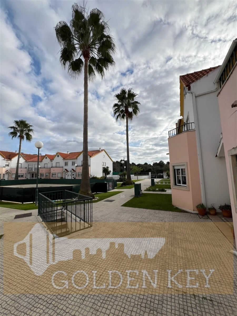 Moradia T5 para Venda em Marrazes e Barosa Foto 3