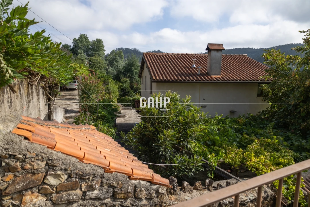 Moradia T3 para Venda em Lorvão Foto 1