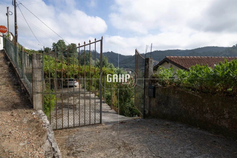 Moradia T3 para Venda em Lorvão Foto 32