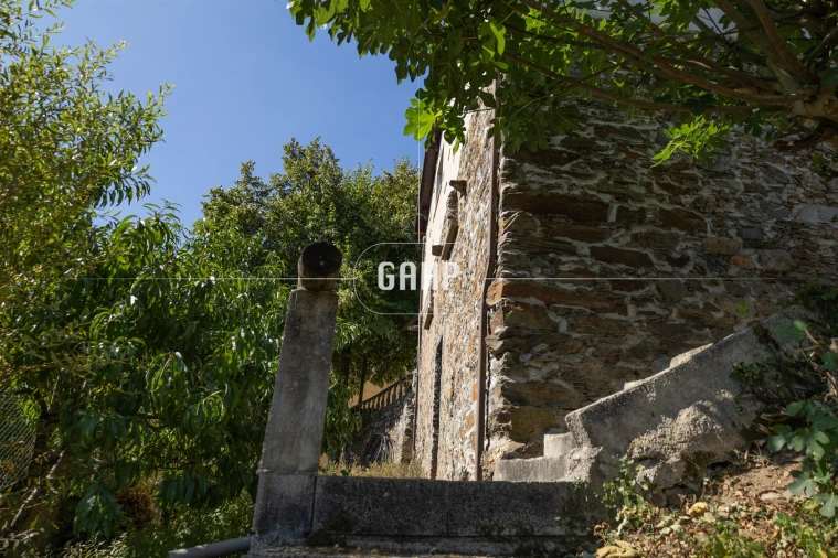 Moradia T3 para Venda em Lorvão Foto 38