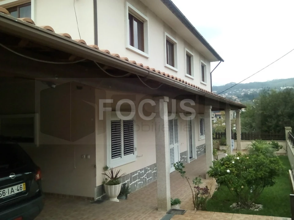 Moradia T6 para Venda em Cedrim e Paradela Foto 2