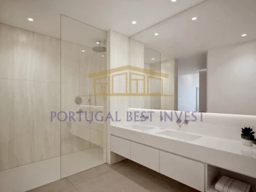 Moradia T4 para Venda em Lagos (São Sebastião e Santa Maria)