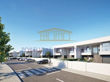 Moradia T4 para Venda em Lagos (São Sebastião e Santa Maria)