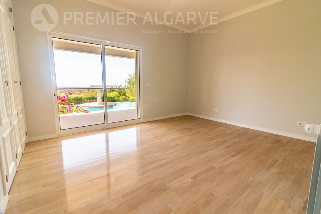 Moradia T6 para Venda em Conceição e Estoi Foto 17