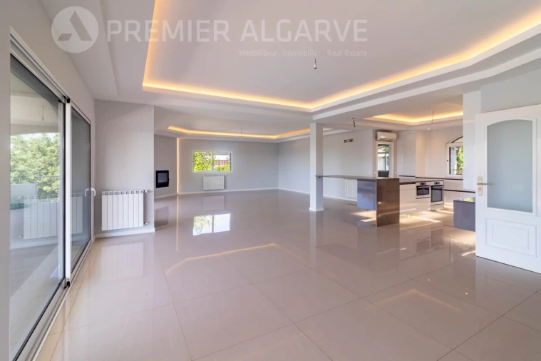 Moradia T6 para Venda em Conceição e Estoi Foto 14