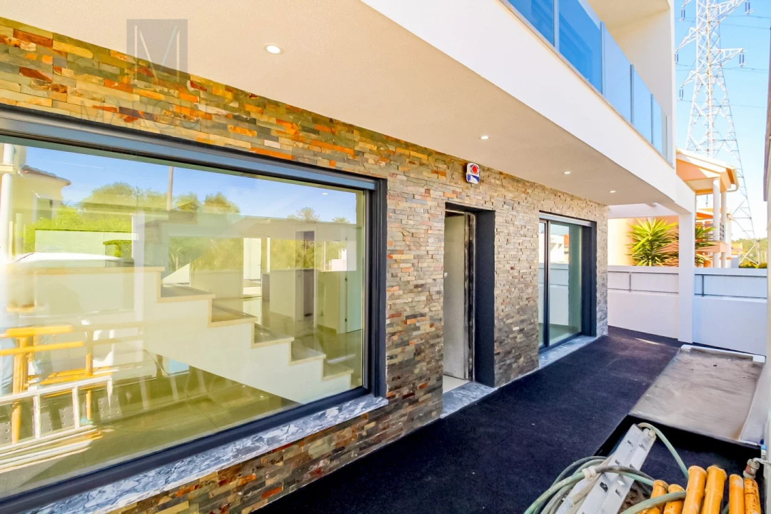 Moradia T4 para Venda em Corroios Foto 7