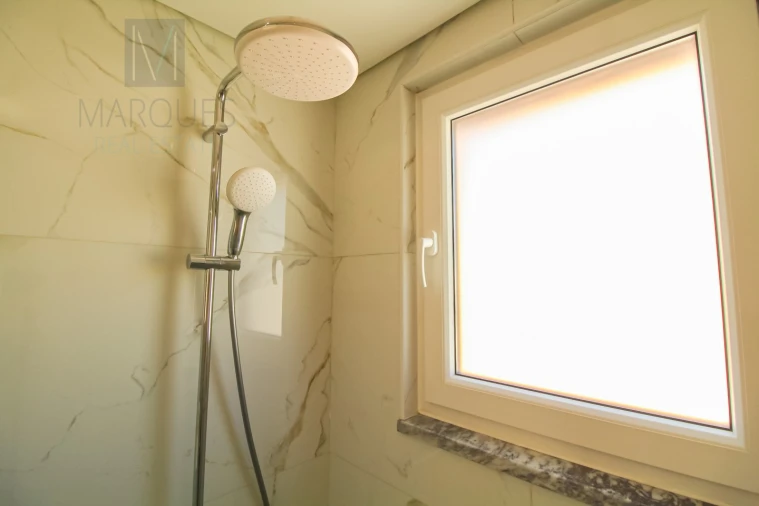 Moradia T4 para Venda em Corroios Foto 26