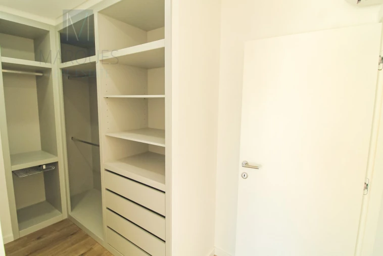 Moradia T4 para Venda em Corroios Foto 28