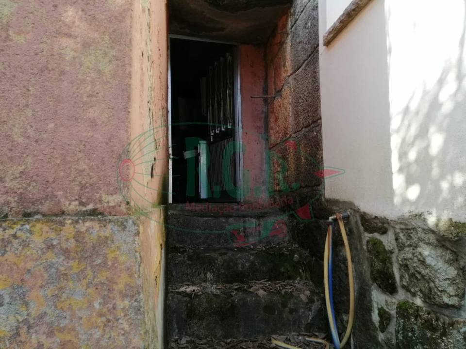 Moradia T1 para Venda em Oliveira do Douro Foto 3