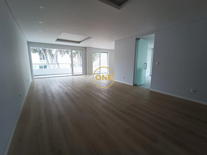 Apartamento T3 para Venda em Carcavelos e Parede Foto 13