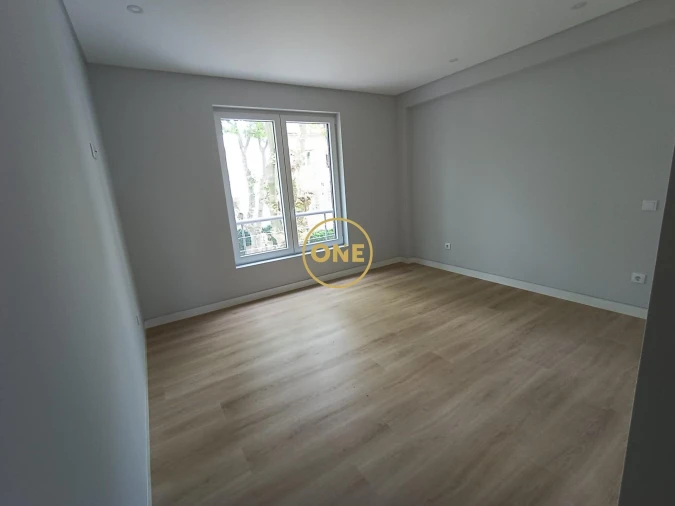 Apartamento T3 para Venda em Carcavelos e Parede Foto 8