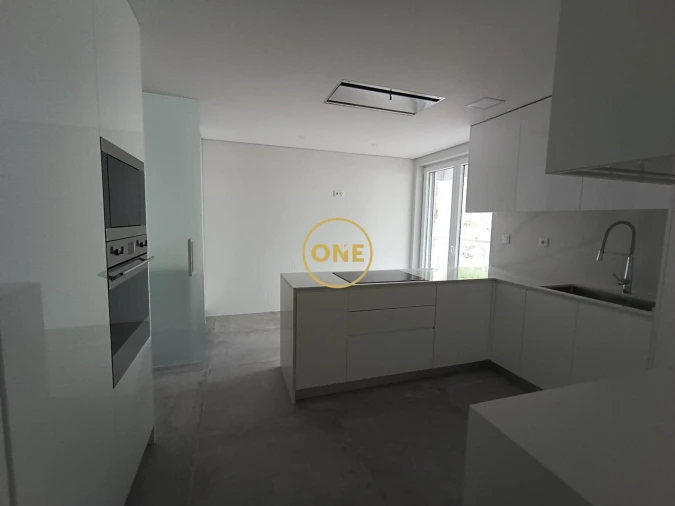 Apartamento T3 para Venda em Carcavelos e Parede Foto 11