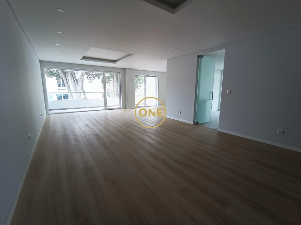 Apartamento T3 para Venda em Carcavelos e Parede Foto 13