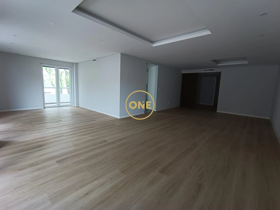 Apartamento T3 para Venda em Carcavelos e Parede Foto 10