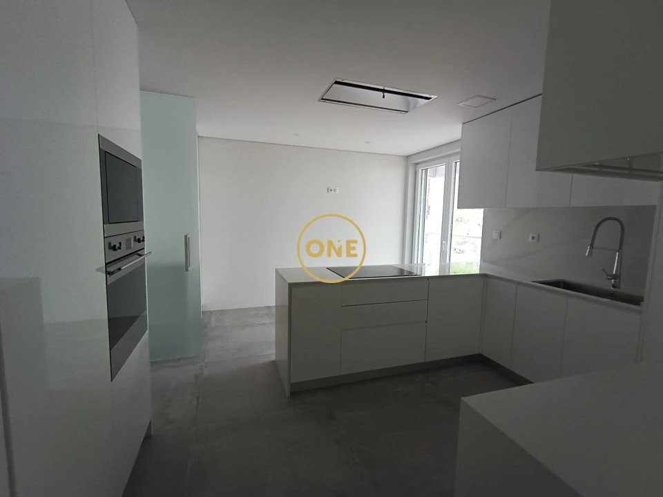 Apartamento T3 para Venda em Carcavelos e Parede Foto 11