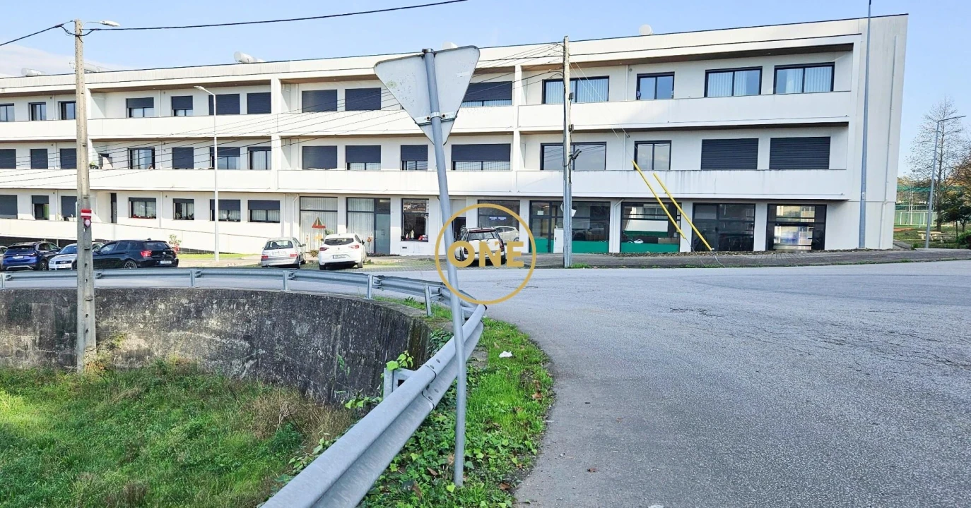 Loja para Venda em Landim Foto 1