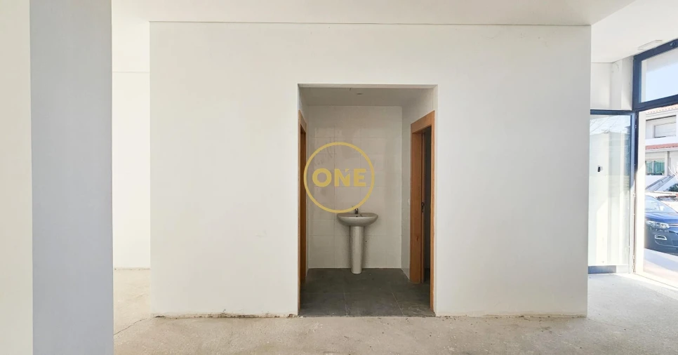 Loja para Venda em Landim Foto 9