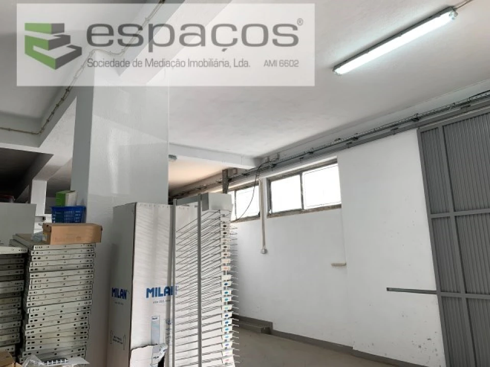 Armazém para Venda em Póvoa de Santa Iria e Forte da Casa Foto 6