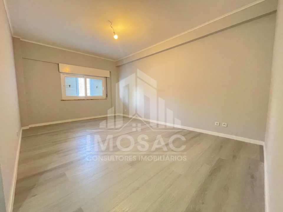 Apartamento T3 para Venda em Loures Foto 1