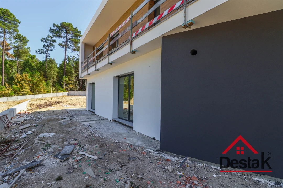 Moradia T3 para Venda em São João de Lourosa Foto 17