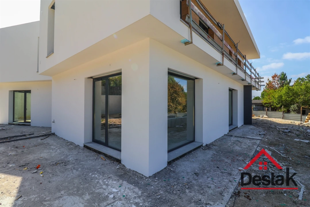 Moradia T3 para Venda em São João de Lourosa Foto 18