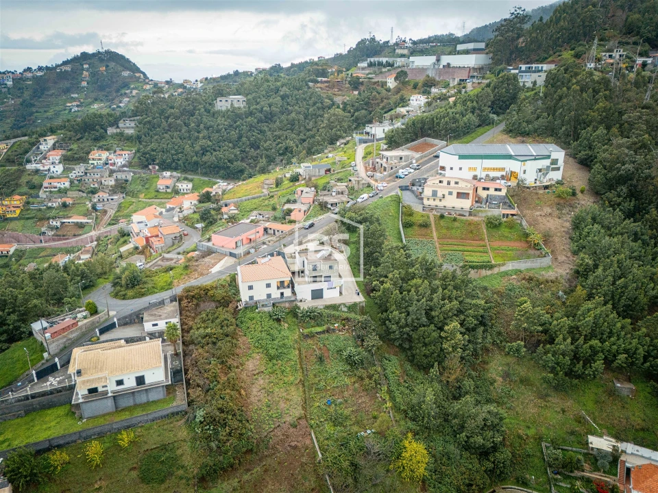 Terreno para Venda em Estreito de Camara de Lobos Foto 8