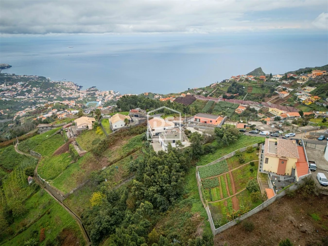Terreno para Venda em Estreito de Camara de Lobos Foto 1