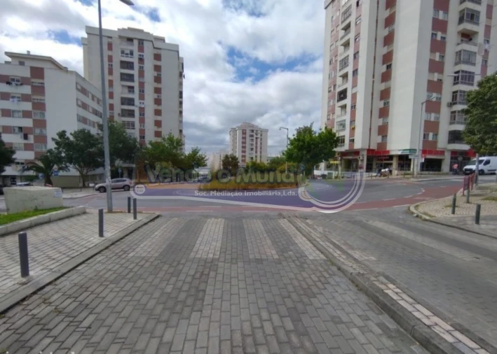 Garagem para Venda em Póvoa de Santa Iria e Forte da Casa Foto 4