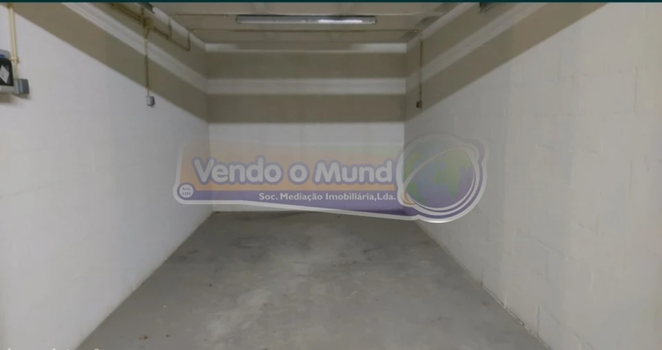 Garagem para Venda em Póvoa de Santa Iria e Forte da Casa Foto 2