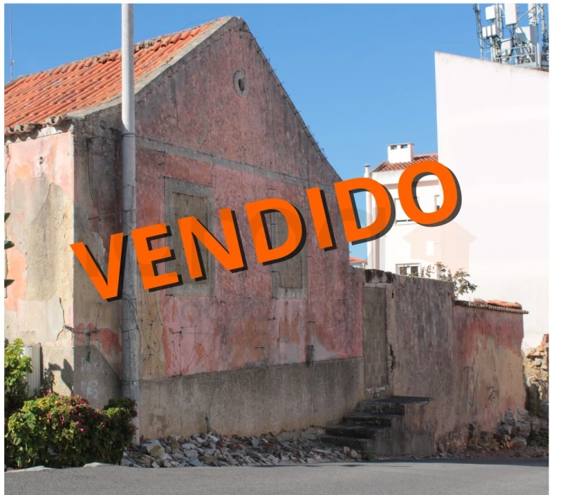 Terreno para Venda em Carcavelos e Parede Foto 1