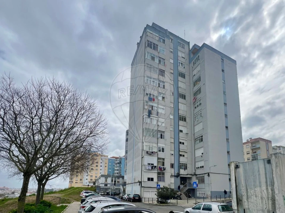 Apartamento T1 para Venda em Águas Livres Foto 1