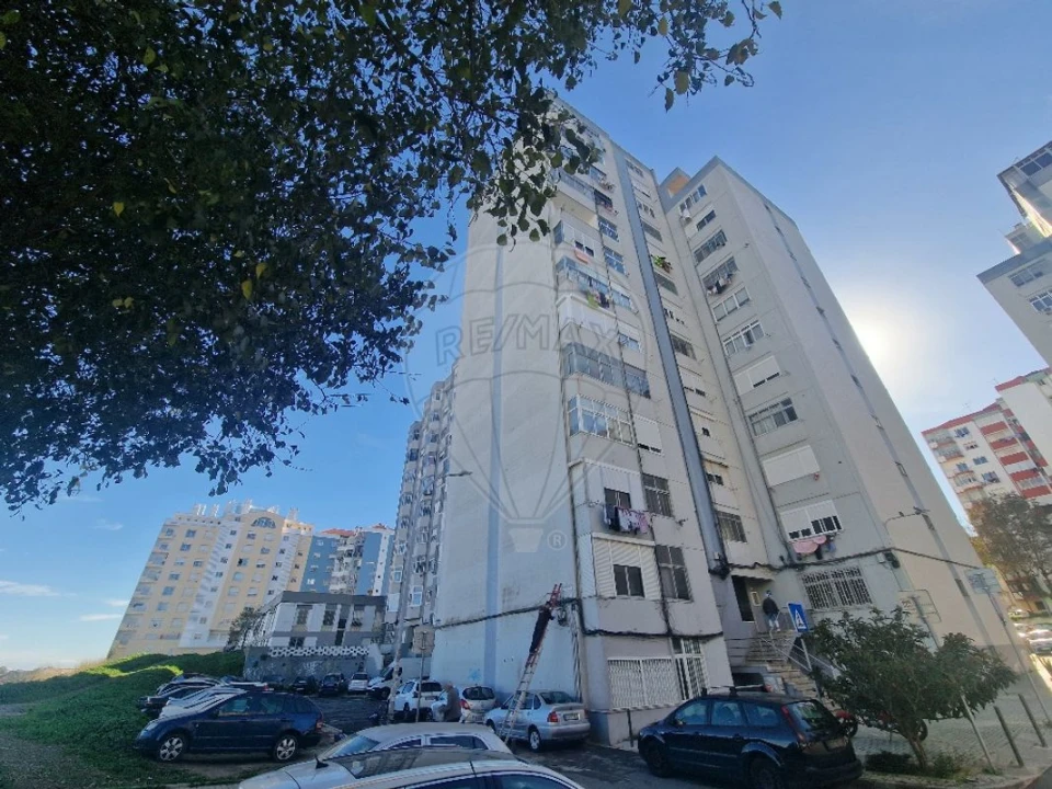 Apartamento T1 para Venda em Águas Livres Foto 3