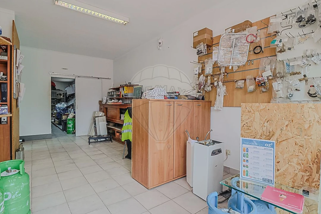 Loja para Arrendamento em Eiras e São Paulo de Frades Foto 8