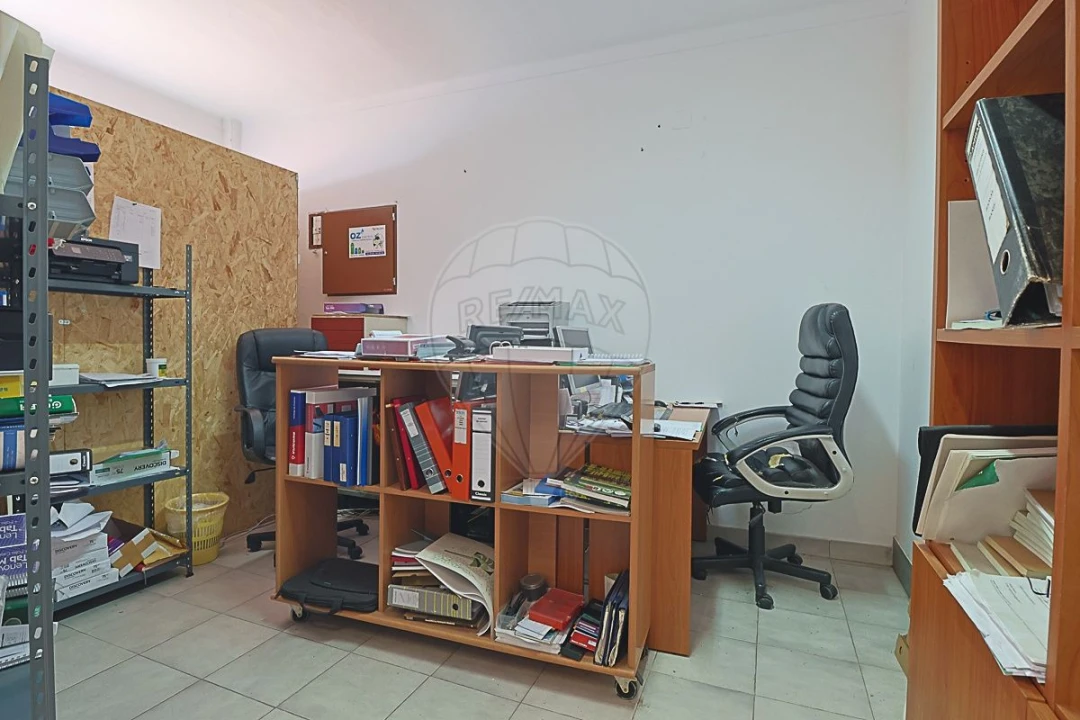 Loja para Arrendamento em Eiras e São Paulo de Frades Foto 7