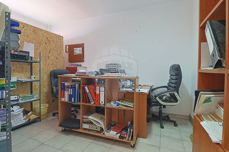 Loja para Arrendamento em Eiras e São Paulo de Frades Foto 7