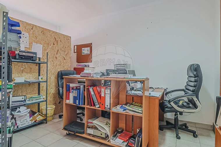 Loja para Arrendamento em Eiras e São Paulo de Frades Foto 6