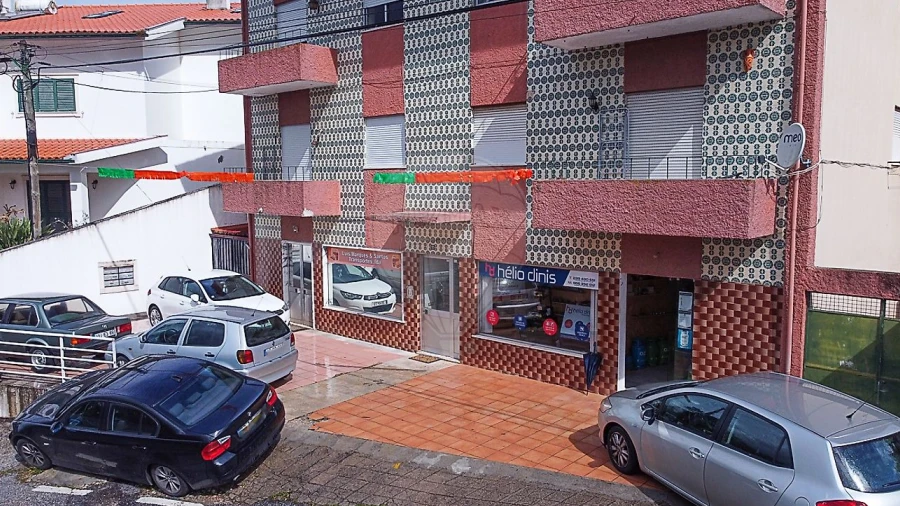 Loja para Arrendamento em Eiras e São Paulo de Frades