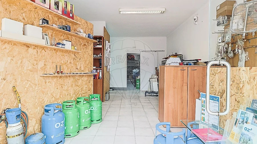 Loja para Arrendamento em Eiras e São Paulo de Frades