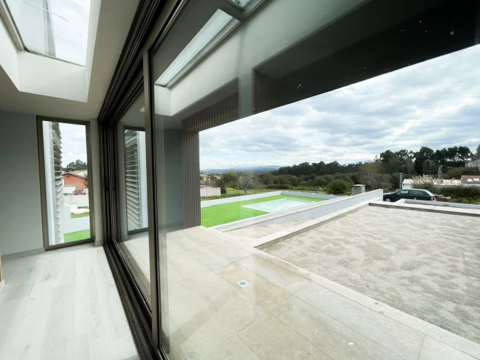 Moradia T3 para Venda em Argoncilhe Foto 11