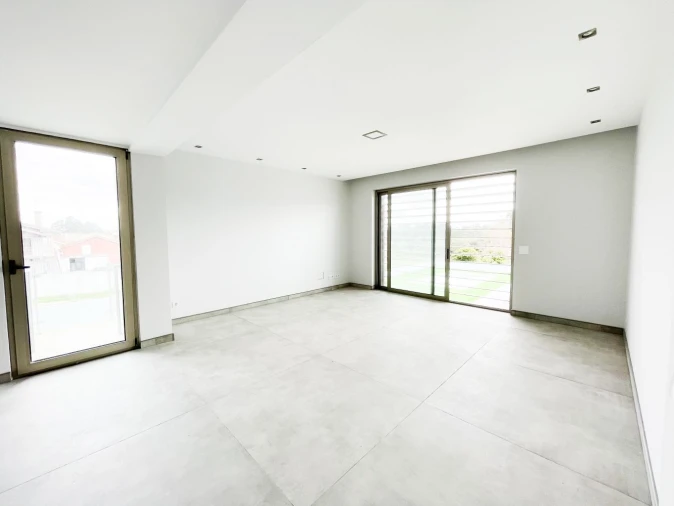 Moradia T3 para Venda em Argoncilhe Foto 31