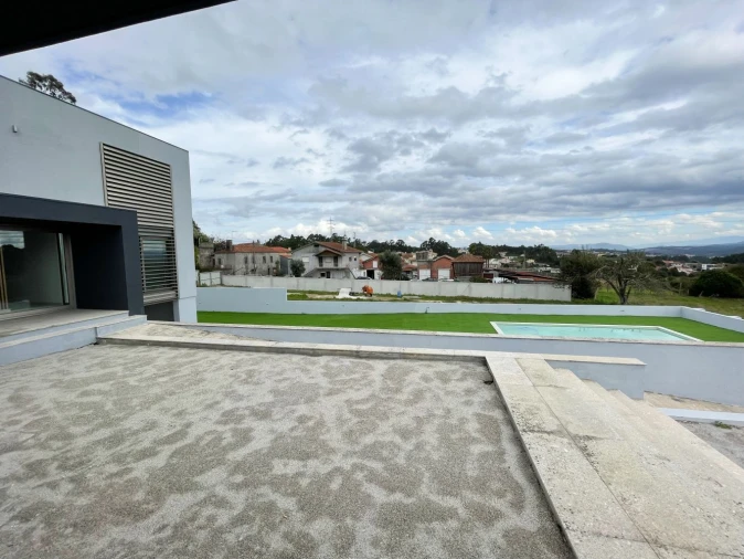 Moradia T3 para Venda em Argoncilhe Foto 34