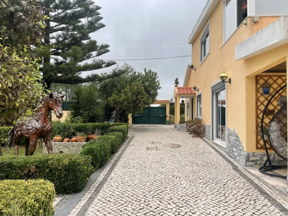 Moradia T4 para Venda em São João das Lampas e Terrugem Foto 3