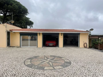 Moradia T4 para Venda em São João das Lampas e Terrugem