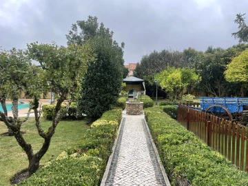 Moradia T4 para Venda em São João das Lampas e Terrugem