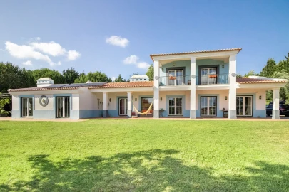Moradia T4 para Venda em Queluz e Belas