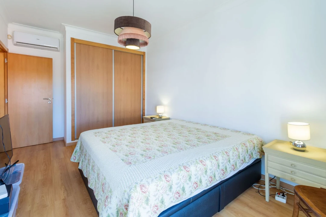 Moradia T5 para Venda em Agualva e Mira-Sintra Foto 32